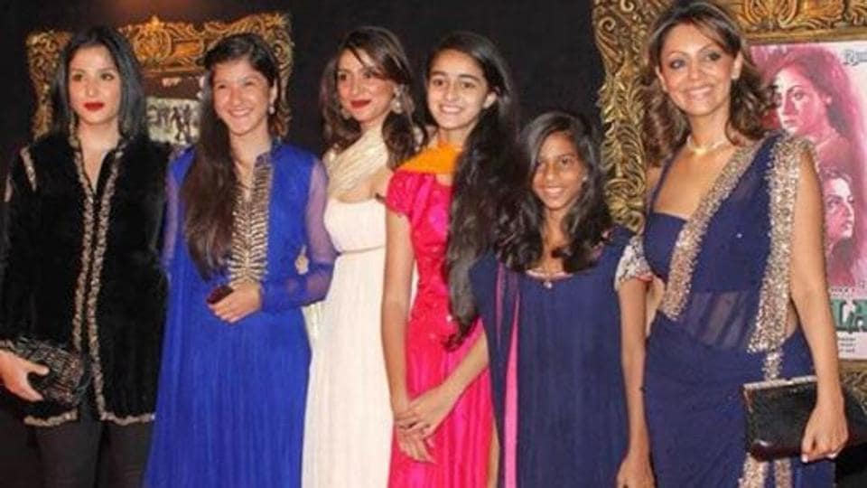 BFFs Suhana Khan, Ananya Panday, Shanaya Kapoor Look Unrecognisable In ...