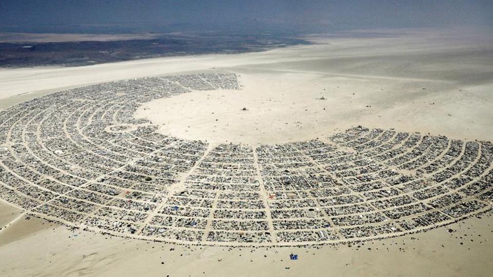 Alien enthusiasts descend on Nevada desert near secretive US base