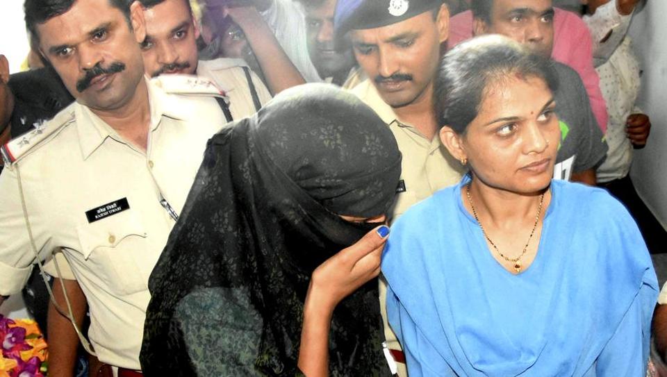 Mp Top Cop Sets Up Sit To Probe Honey Trap Scandal Complainant Suspended Latest News India Hindustan Times