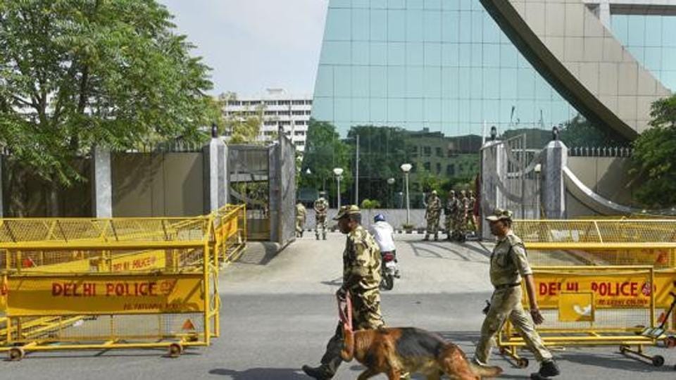 After staffers, officers face CBI reshuffle move | Latest News India ...