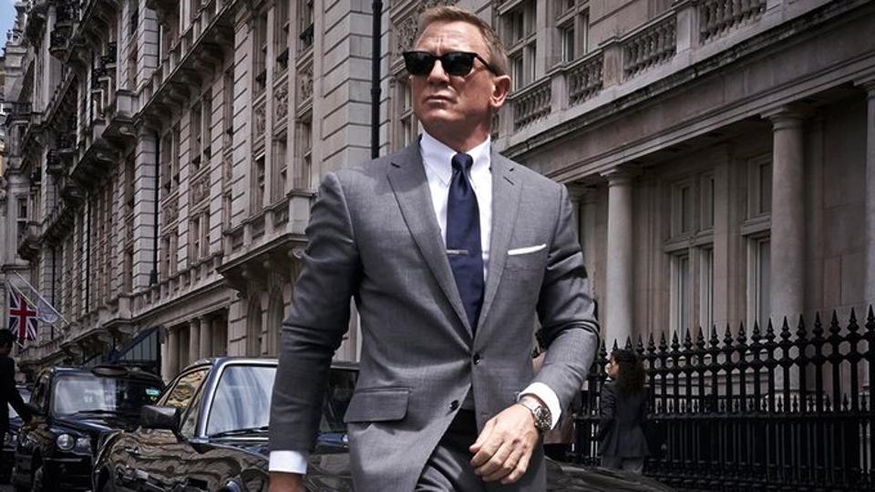 No Time to Die: Daniel Craig’s final 007 film gets a stylish first poster. Check it out