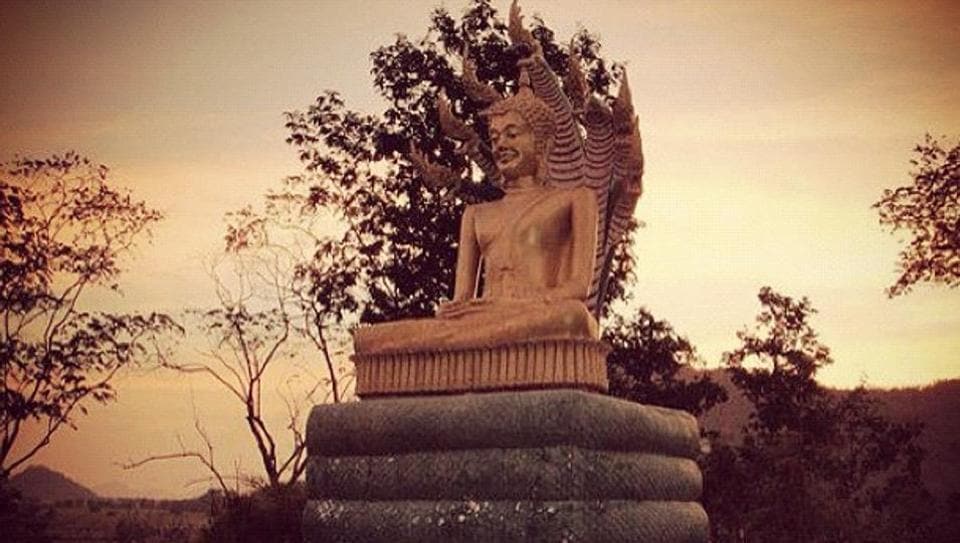 Alien enthusiasts flock to see huge Buddha statue in Thailand. Here’s why