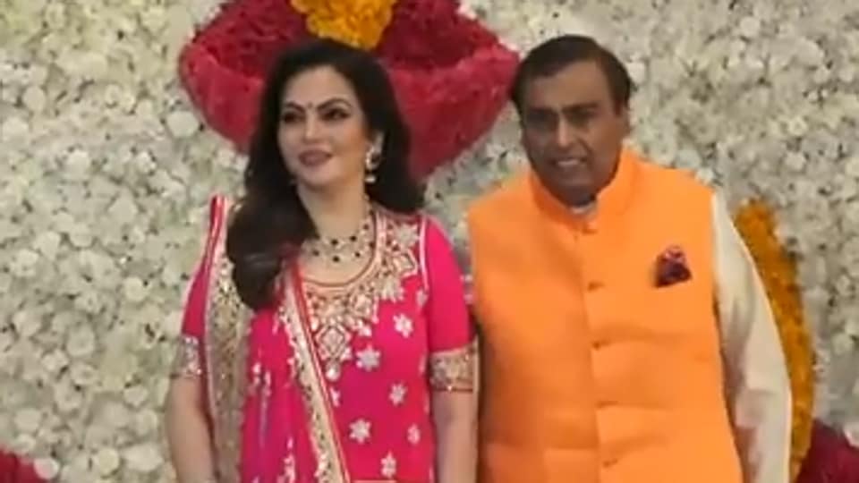 Nita Ambani, Mukesh Ambani host Diwali party for Mumbai Indians ...