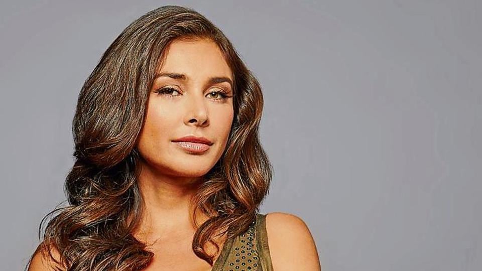 Hot Xxx Karismakapur Hd Vi - Lisa Ray on Rishi Kapoor, Sonali Bendre sharing their cancer stories: 'In  our film crazed country, this sends out a strong message' | Bollywood -  Hindustan Times