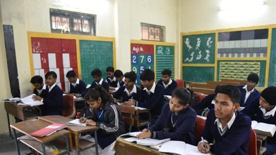 Pass-fail system to return in Bengal schools in classes 5,8 | Hindustan ...