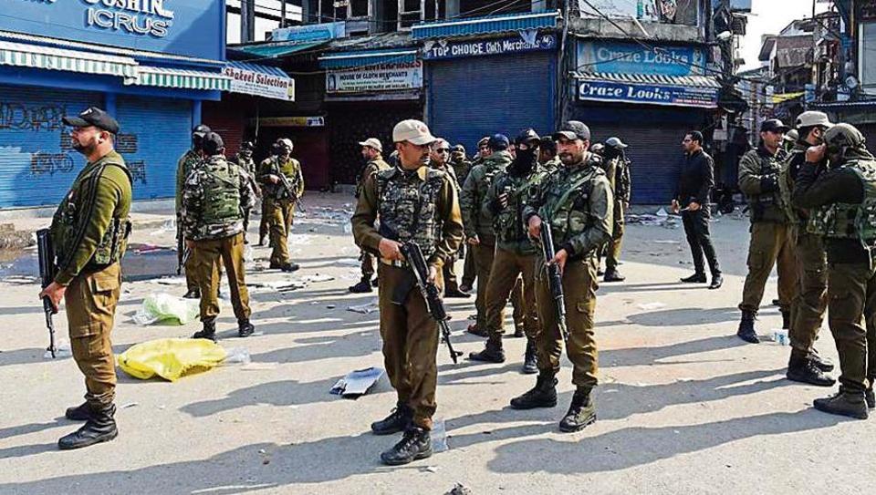 One Killed, 35 Injured In Grenade Attack In Srinagar | Latest News ...