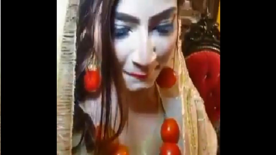 Tomatoes As Jewellery This Video Of A Pakistani Bride Is Going Viral Trending Hindustan Times 3630