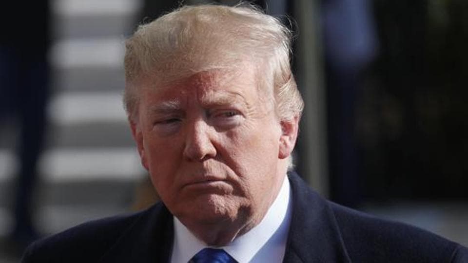 Fired Navy leader highly critical of Donald Trump in SEAL ...