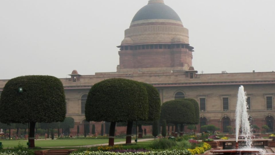 Thieves Steal Water Pipes From Outside Rashtrapati Bhavan Gates 