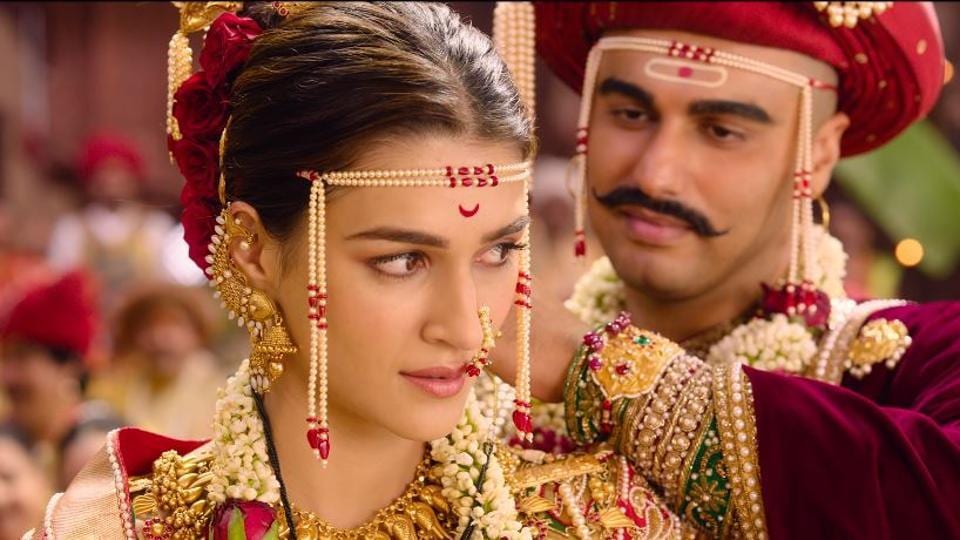 Panipat song Sapna Hai: Arjun Kapoor, Kriti Sanon tie the knot in this royal wedding number. Watch