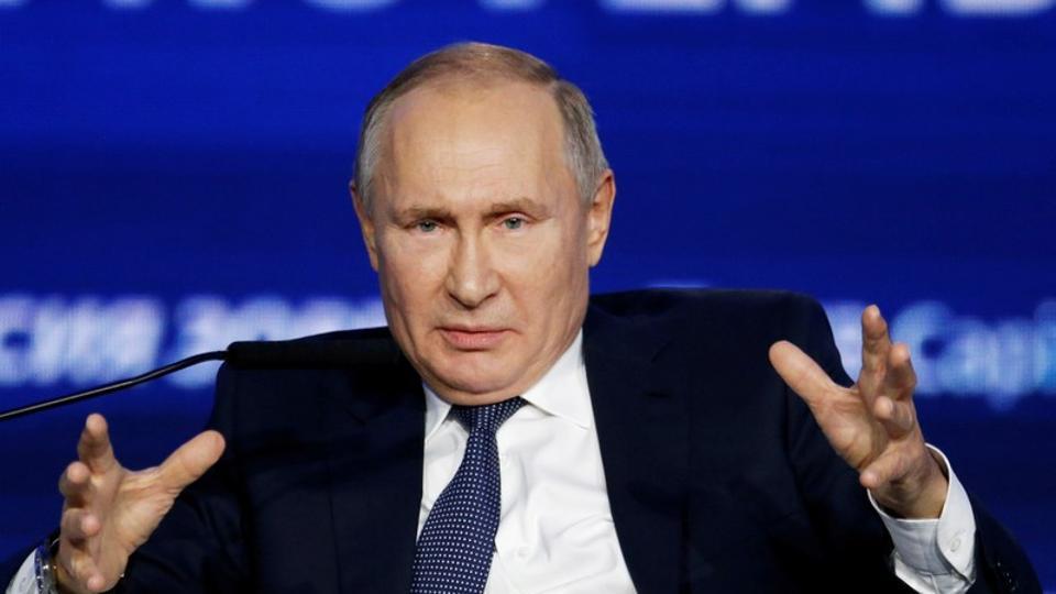 Russian President Vladimir Putin Signs Law To Label Journalists As ‘foreign Agents World News 9811