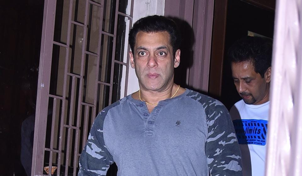 Salman Khan attends wedding reception of make-up man’s son, impresses fans with sweet gesture. See pics