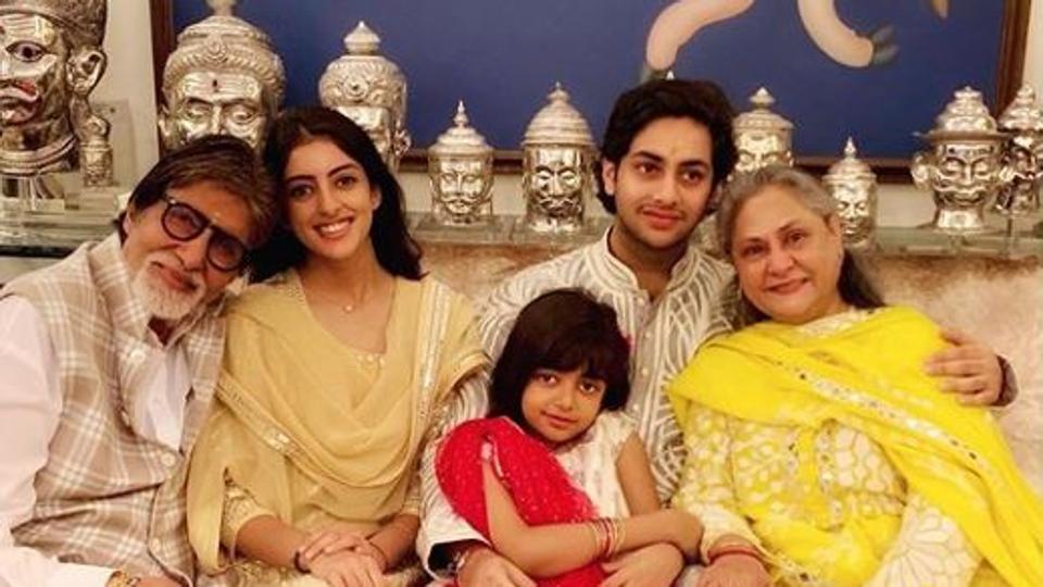 New Year 2020 Amitabh Bachchan Poses With Grandkids Aaradhya Navya Naveli In Throwback Pic Posts Special Message Hindustan Times Shweta bachchan is married to nikhil. new year 2020 amitabh bachchan poses