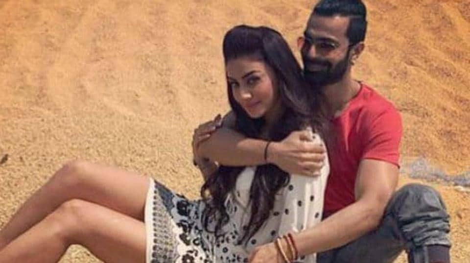 Maheck Chahal calls off engagement with Ashmit Patel, says &#39;I left him, I  had to take that step&#39; - Hindustan Times