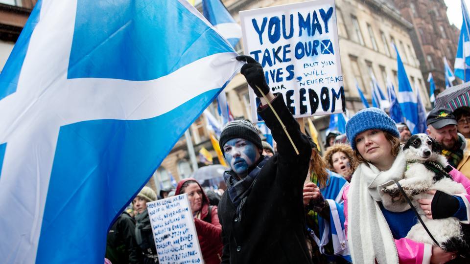 Thousands join proindependence march in Glasgow World News