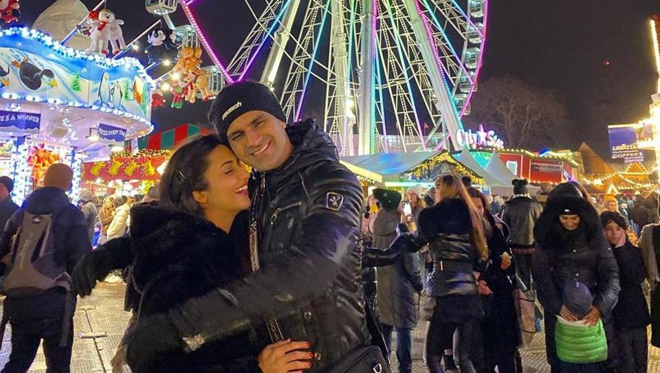 Divyanka Tripathi shares romantic post for husband Vivek Dahiya on engagement anniversary. See pics