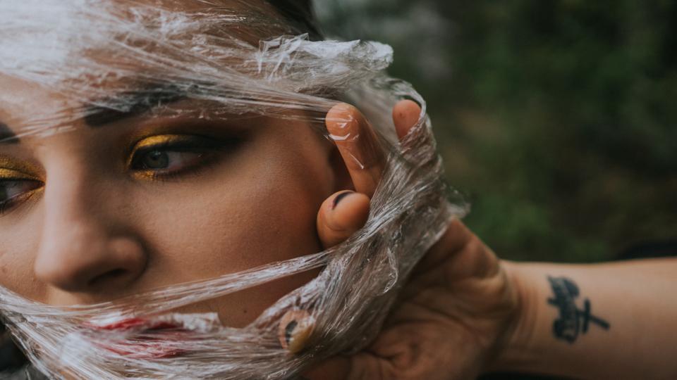 How Your Clothes Become Microfibre Pollution In The Sea Fashion 