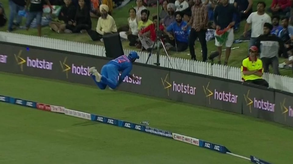 India Vs New Zealand Sanju Samson Saves Certain Six With Spectacular Fielding Effort Watch Hindustan Times I watched it many times.
