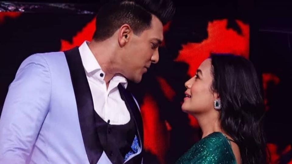 Ahead of ‘wedding’ with Aditya Narayan, Neha Kakkar flaunts chooda and sings romantic song. Watch video