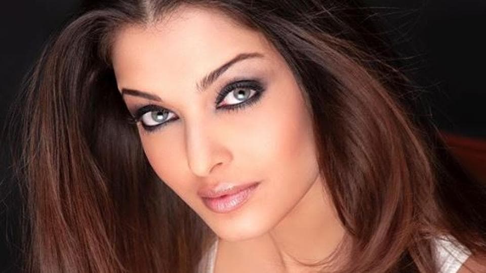 Aishwarya Rai shares gorgeous new pic from Dabboo Ratnani's calendar, says '21 years being family with your calendar' | Bollywood - Hindustan Times Aishwarya Rai shares gorgeous new pic from Dabboo Ratnani's calendar, says '21 years being family with your calendar' | Bollywood - Hindustan Times