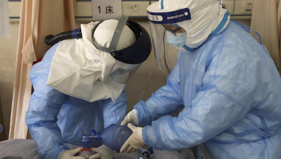 Chinese doctor, 29, who put off wedding to treat coronavirus patients dies