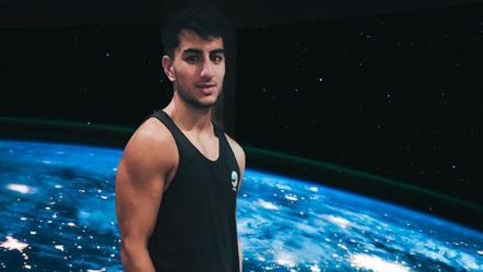 Ibrahim Ali Khan escapes quarantine in new Instagram pic, but fans are more concerned about Taimur