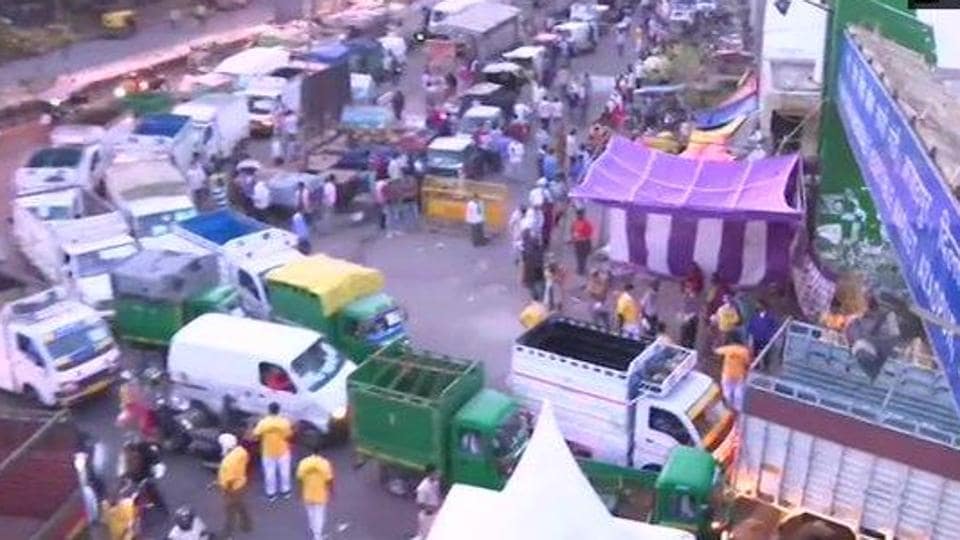Delhi’s Azadpur market to remain open round the clock to help farmers