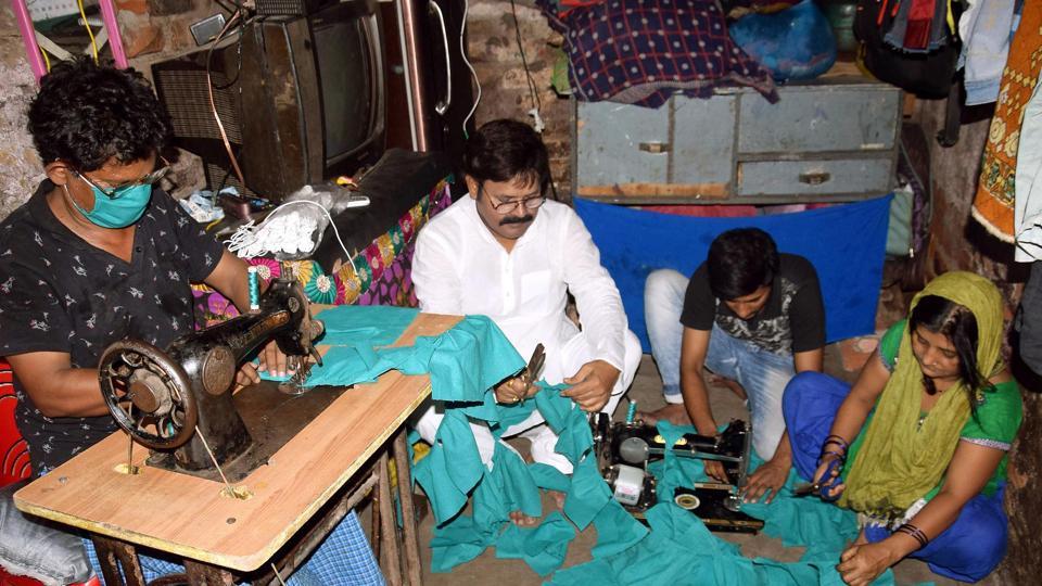 Mohali Senior Citizens Association Donates Sanitisers Masks Hindustan Times