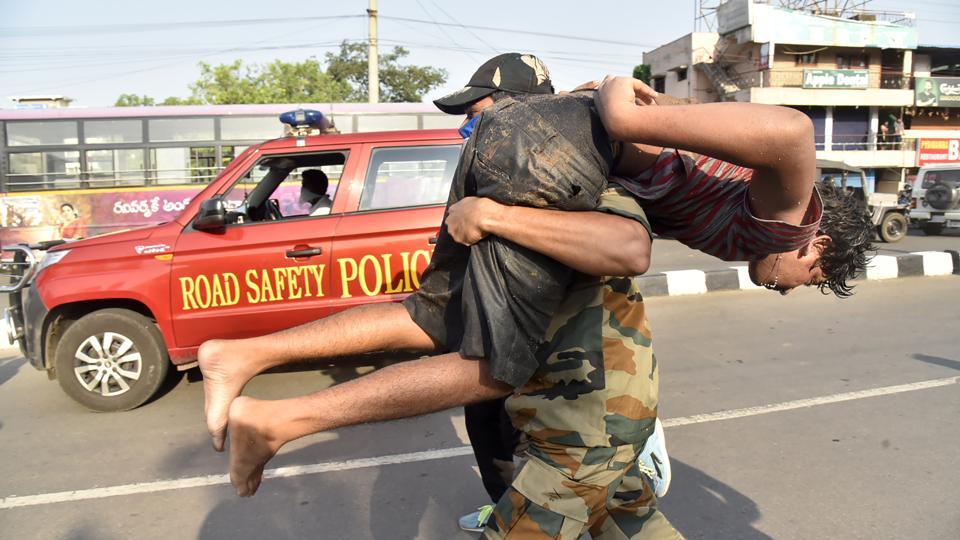 11 dead, over 1,000 fall sick after gas leak at Andhra Pradesh chemical plant