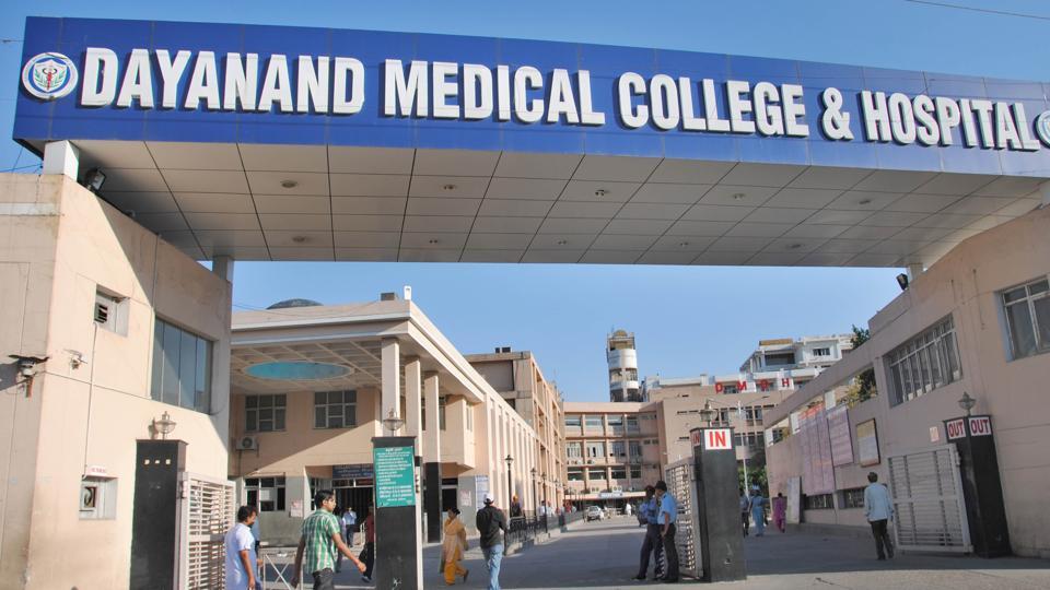 Ludhiana Doctors Among 100 Dmch Staffers Quarantined Hindustan Times