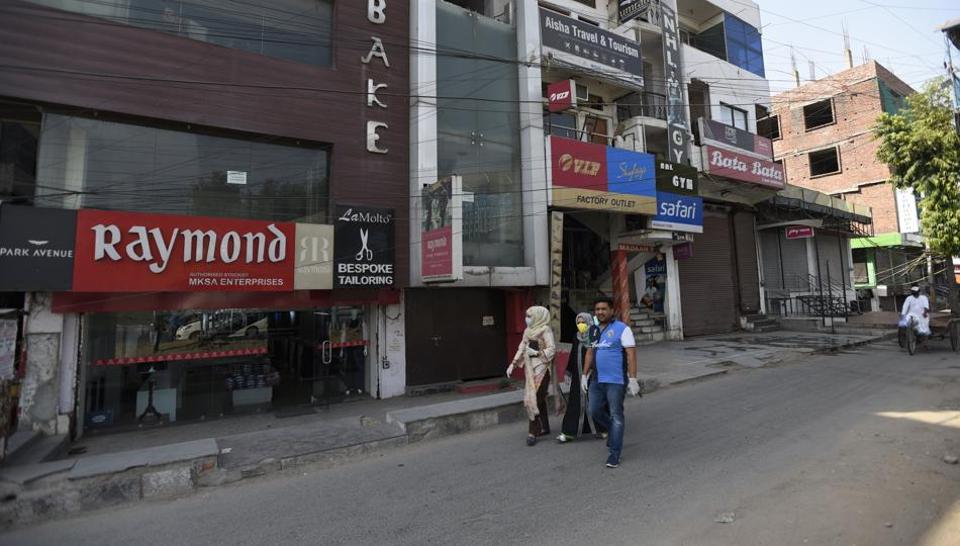 Pune: Retailers rue heavy losses after early closure of shops by police