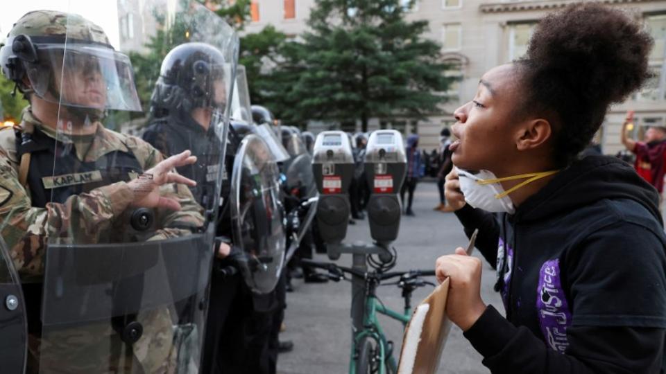 Police fire rubber bullets, tear gas to disperse peaceful protest near White House World News