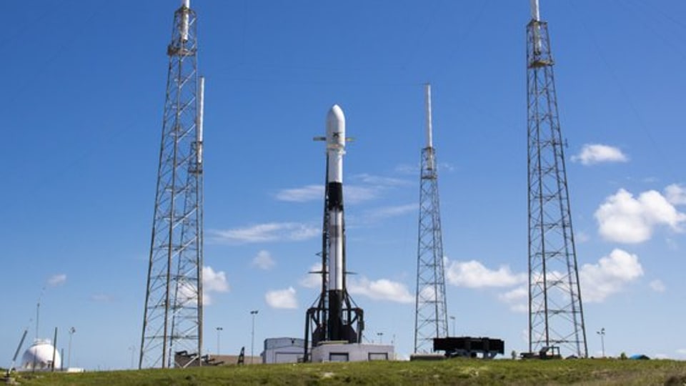 SpaceX to launch 58 internet satellites into orbit today. Here’s how to ...