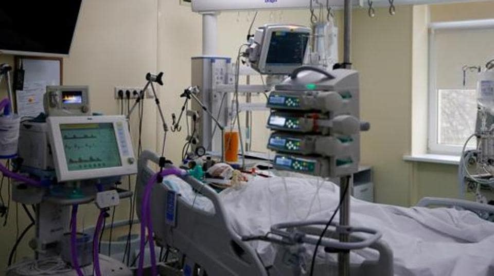 icu patient on ventilator