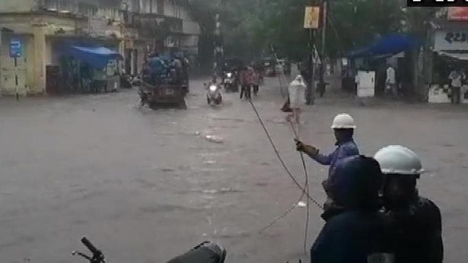 Parts of Gujarat receive heavy rains; 434 mm rainfall in Khambhalia ...