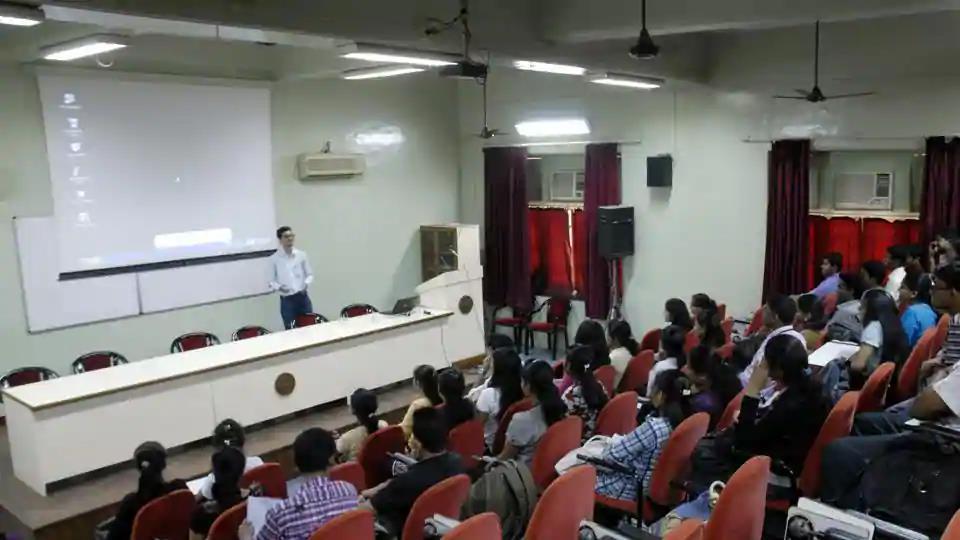 MCA Course Duration Reduced By 1 Year To Be Of 2 Years Now AICTE mca-course-details-fee-duration-eligibility-salary-career-options