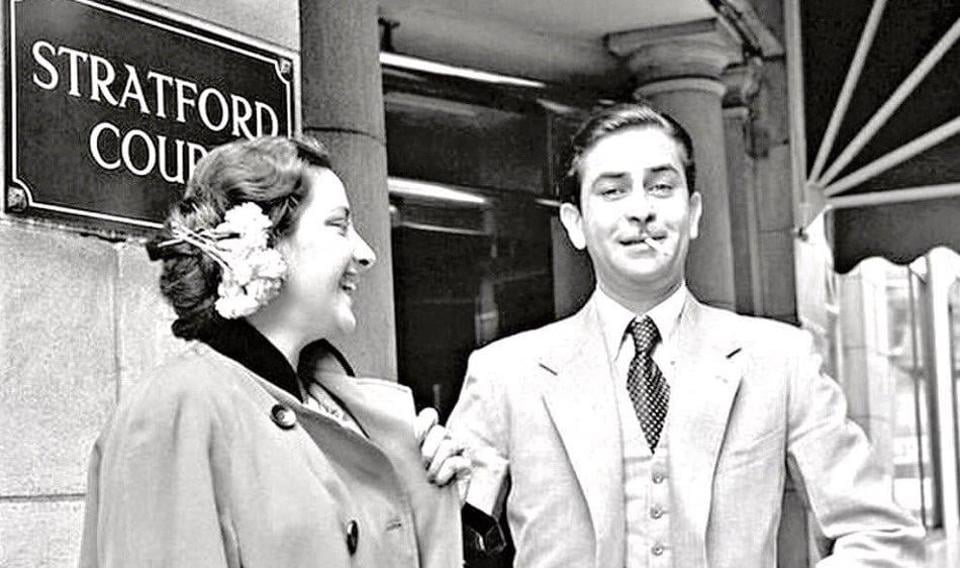 Dharmendra Shares Throwback Pic Of Raj Kapoor And Nargis Says The Good Old Days And Style Wont