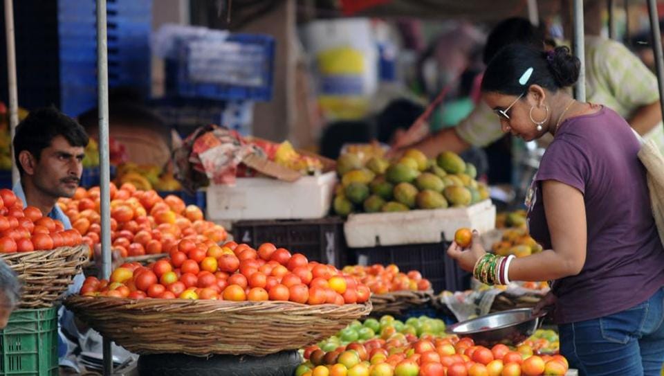 Skyrocketing tomato prices add to the woes of restaurants, already hit ...