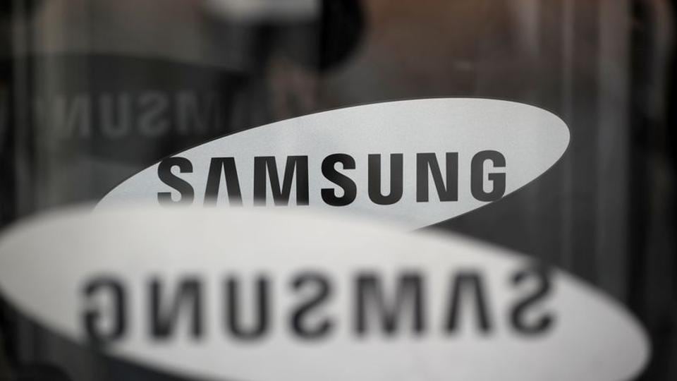 Samsung to cut chip output to ride out downturn: Report