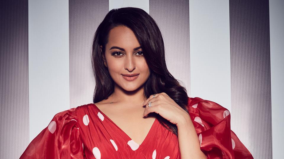 Sonakshi Sinha Bats For Right To Education Bollywood Hindustan Times