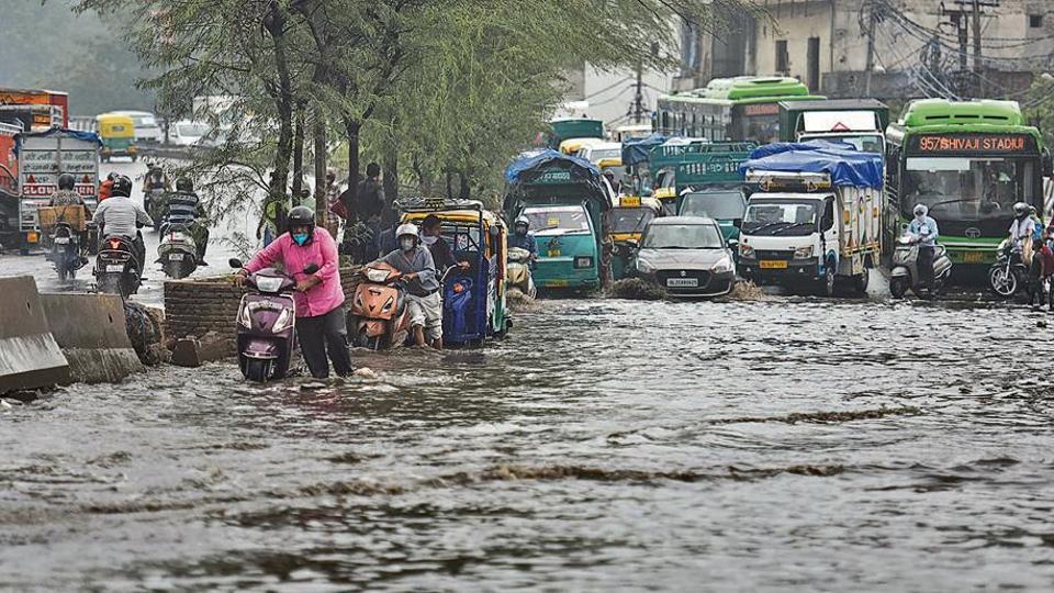 Incessant rainfall, thunderstorm in parts of national capital | Latest ...