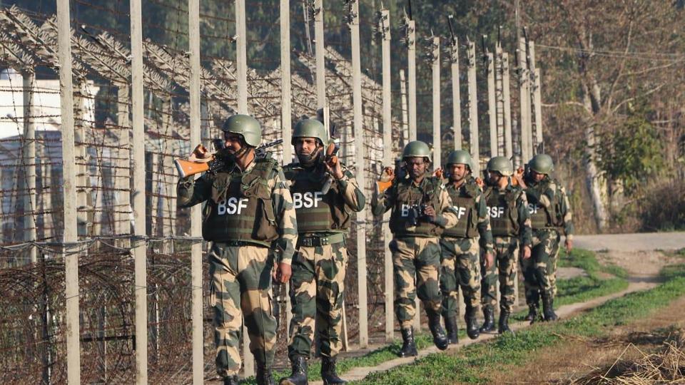 BSF to undergo tech upgradation, to get 436 drones and new anti-drone systems | Latest News India - Hindustan Times
