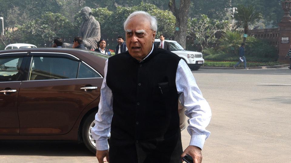 One can argue with some conviction that Sibal’s decision to re-enter the Rajya Sabha as an Independent Member of Parliament (MP) supported by Akhilesh Yadav’s Samajwadi Party has left scope for a future rapprochement. (Sonu Mehta/HT) One can argue with some conviction that Sibal’s decision to re-enter the Rajya Sabha as an Independent Member of Parliament (MP) supported by Akhilesh Yadav’s Samajwadi Party has left scope for a future rapprochement. (Sonu Mehta/HT)