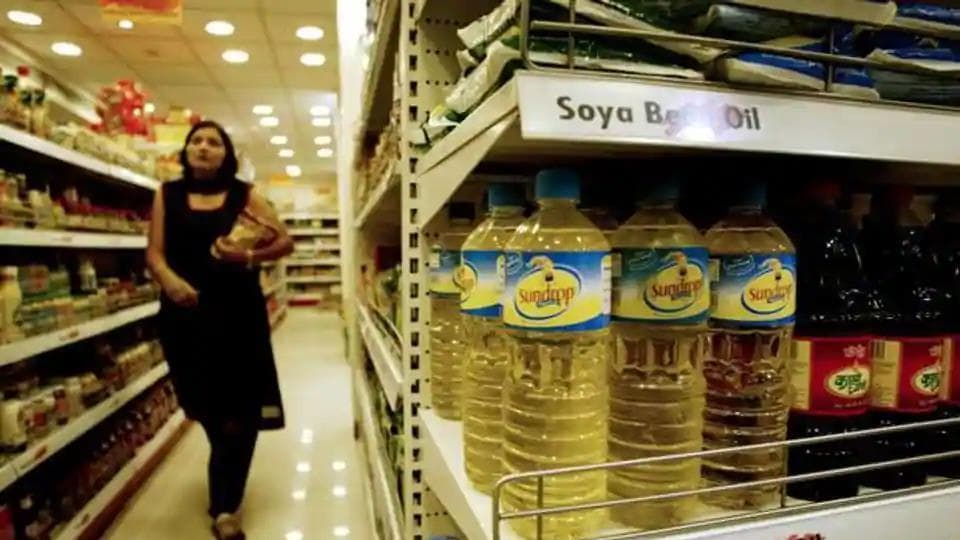 Refined soya oil futures fall on low demand Hindustan Times
