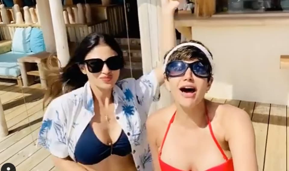 Mandira Bedi Xxx Video - Mandira Bedi flies to Maldives for Mouni Roy's birthday, jokes 'no kissing  on the lips'. Watch fun video | Bollywood - Hindustan Times