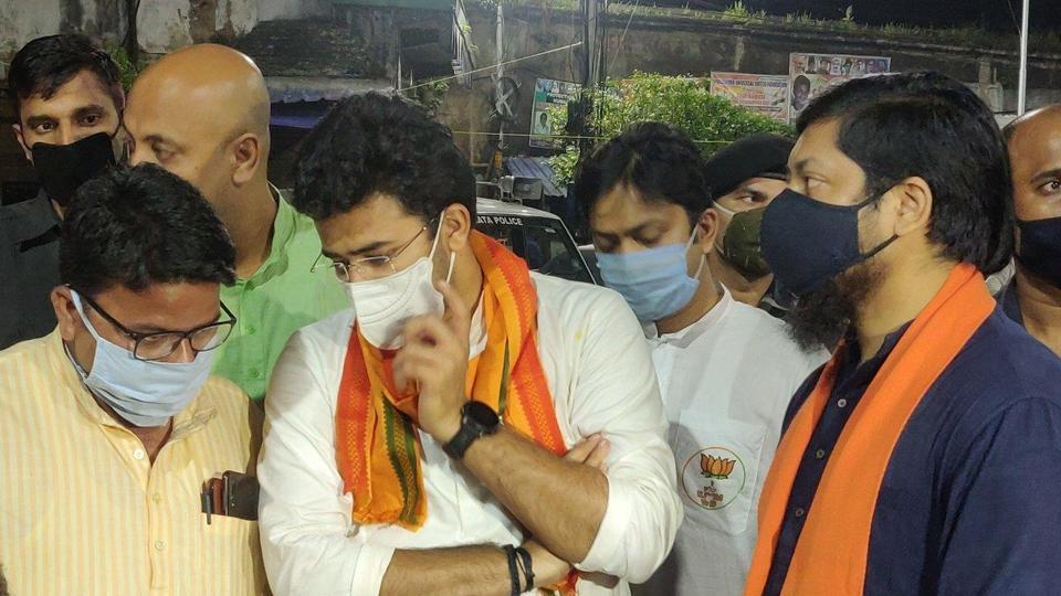 Bharatiya Janata Yuva Morcha National President Tejasvi Surya shared space with history-sheeter 'Silent' Sunila. (Image for representation) (Twitter) Bharatiya Janata Yuva Morcha National President Tejasvi Surya shared space with history-sheeter 'Silent' Sunila. (Image for representation) (Twitter)