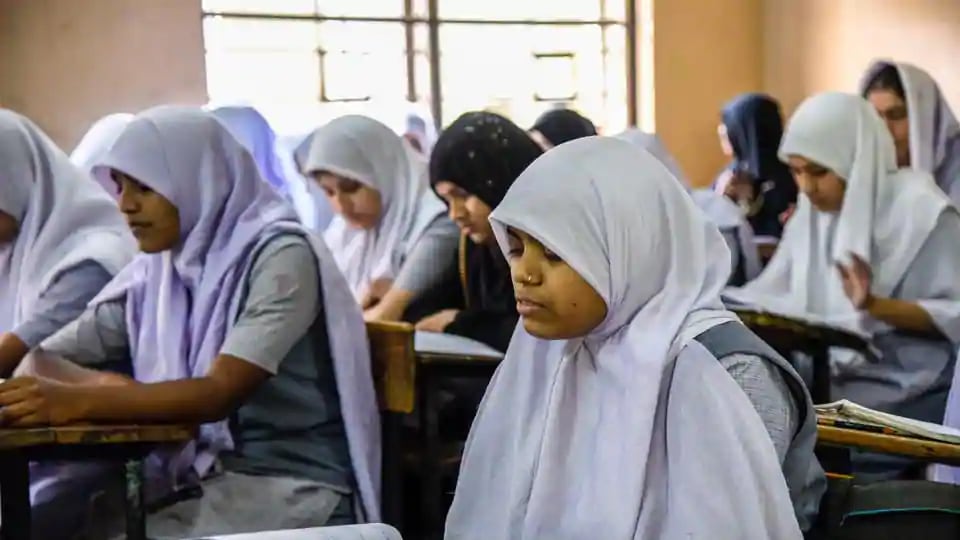 Translate Worksheets Before Sending Them To Students Doe Tells Urdu Medium Schools Hindustan Times Urdu meanings, examples and pronunciation of blooper. students doe tells urdu medium schools