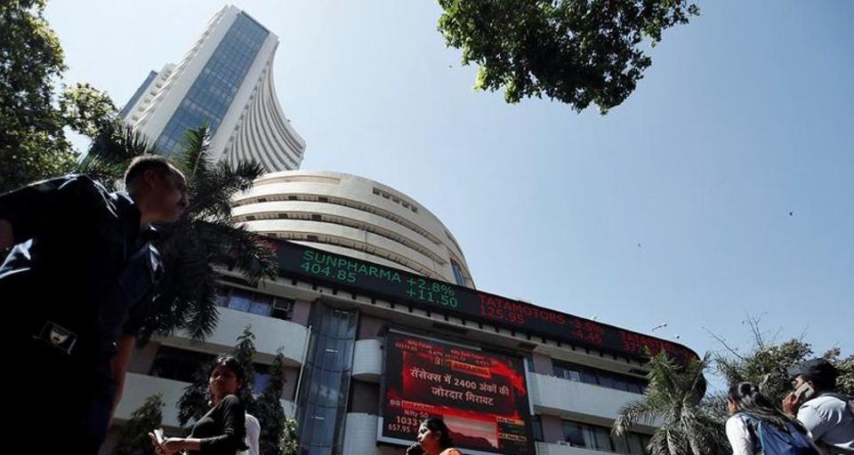 Indian Stock Indexes Swing As Earnings Season Gets Underway - Hindustan ...