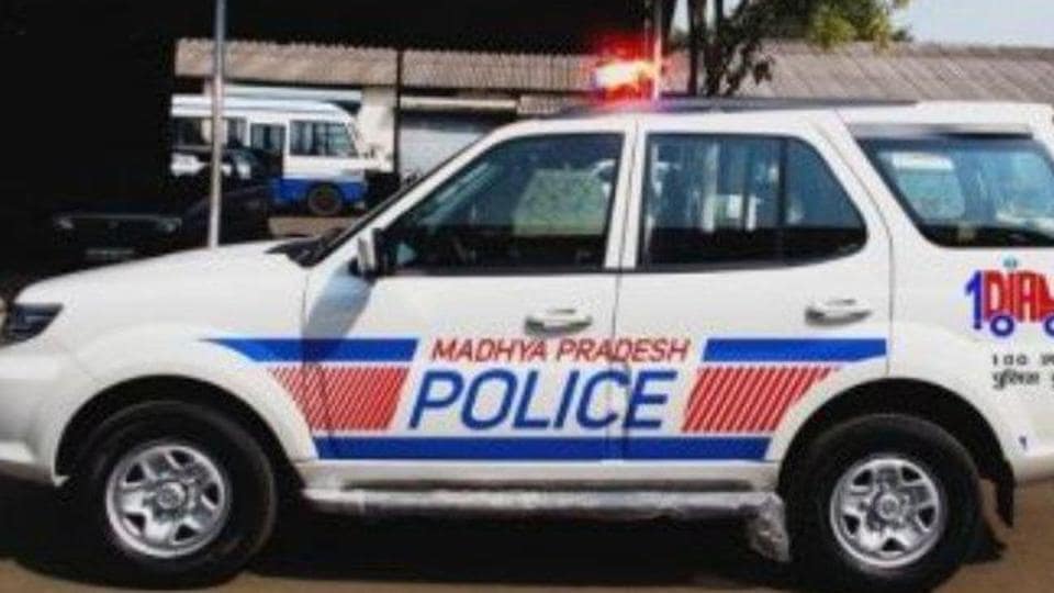 16-yr-old girl kills father with iron rod, says he thrashed her mother: cop