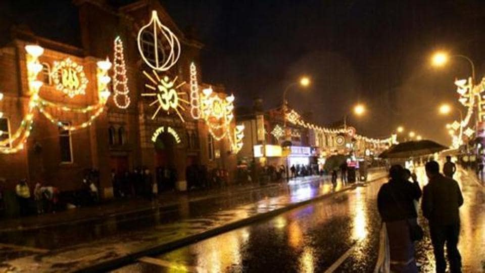 UK’s famous Diwali celebrations in Leicester go virtual amid lockdown